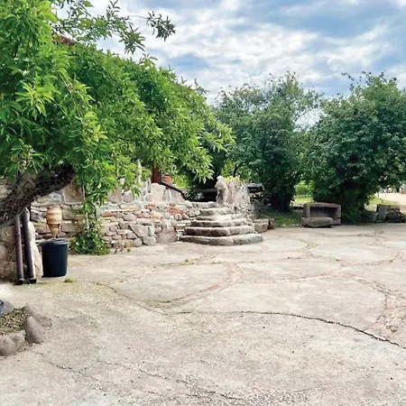 арт спектър камп فندق *